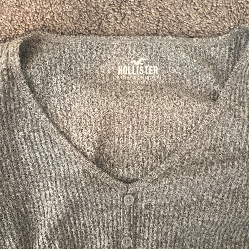 Hollister gray long sleeve scrunchy top - Picture 5 of 5